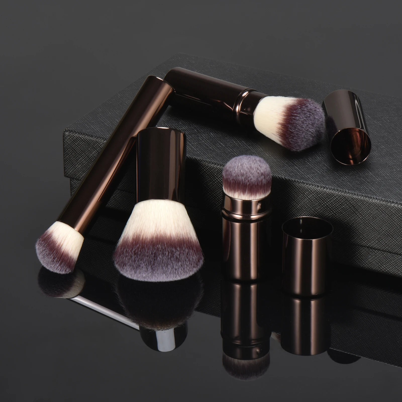 Single Metal Makeup Brush Portable Travel Loose Powder Blush Foundation Contouring Smudge Brush for On-the-Go Beauty Essentials