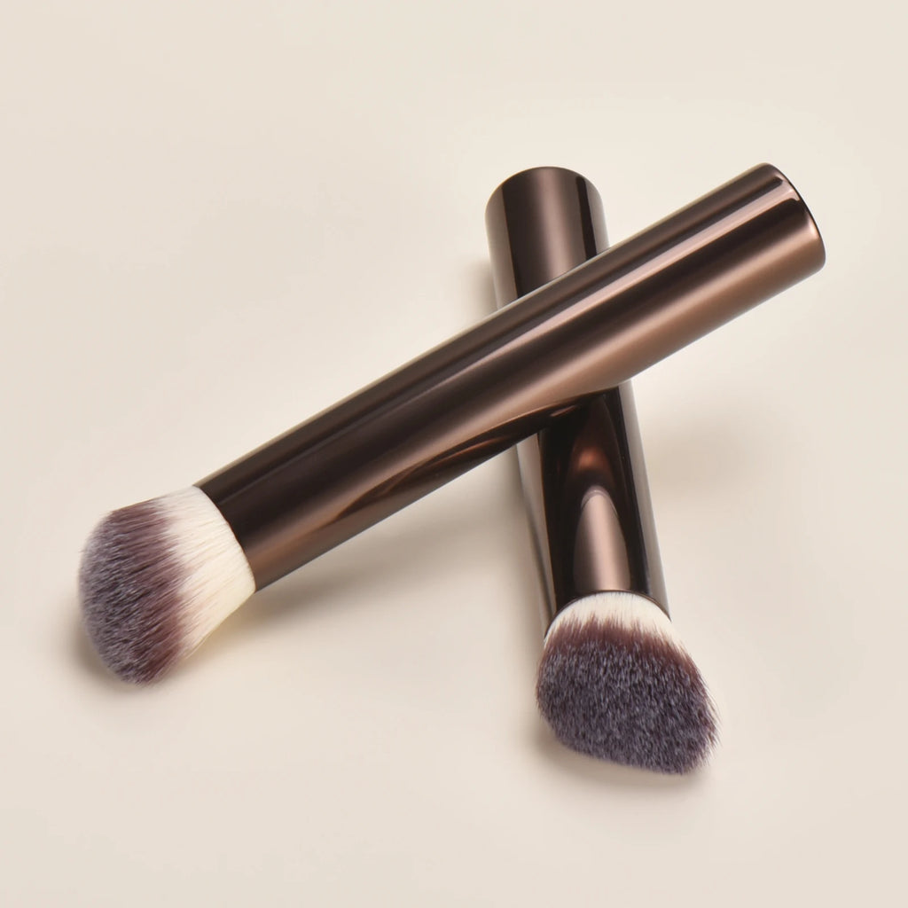 Single Metal Makeup Brush Portable Travel Loose Powder Blush Foundation Contouring Smudge Brush for On-the-Go Beauty Essentials
